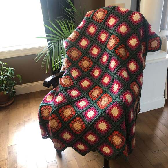 Anerican Vintage Handmade Crochet squares blanket cottage core size 114"x60" - Picture 10 of 12